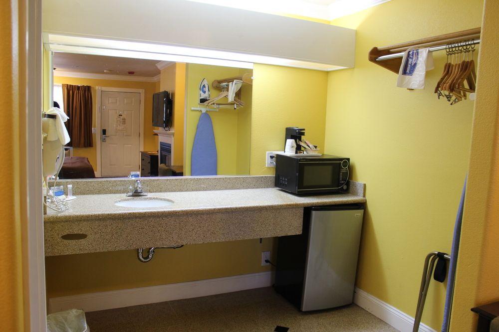 Surestay Hotel By Best Western Seaside Monterey Екстер'єр фото