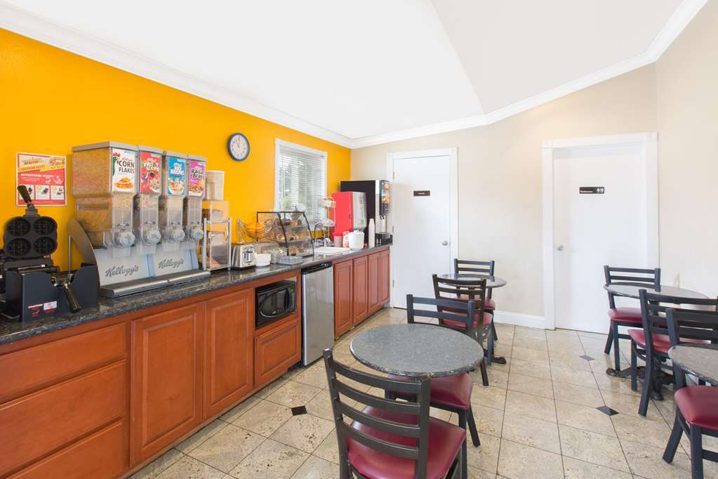 Surestay Hotel By Best Western Seaside Monterey Зручності фото